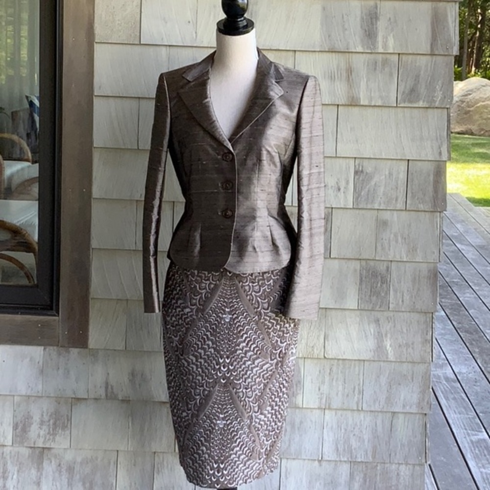 Escada elegant jacket and skirt set - Picture 1 of 13